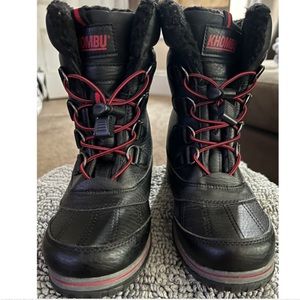 Kids Khombu Winter Boots Size 4 Like new worn once